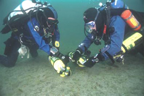 Курс DSAT Tec Deep Diver - отработка навыка снятие и надевание деко-баллонов под водой